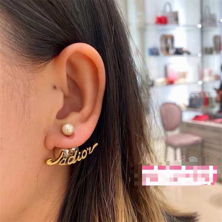 chr1st1an D10r earrings